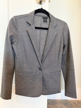 Tahari Gray Herringbone Single-Button Blazer